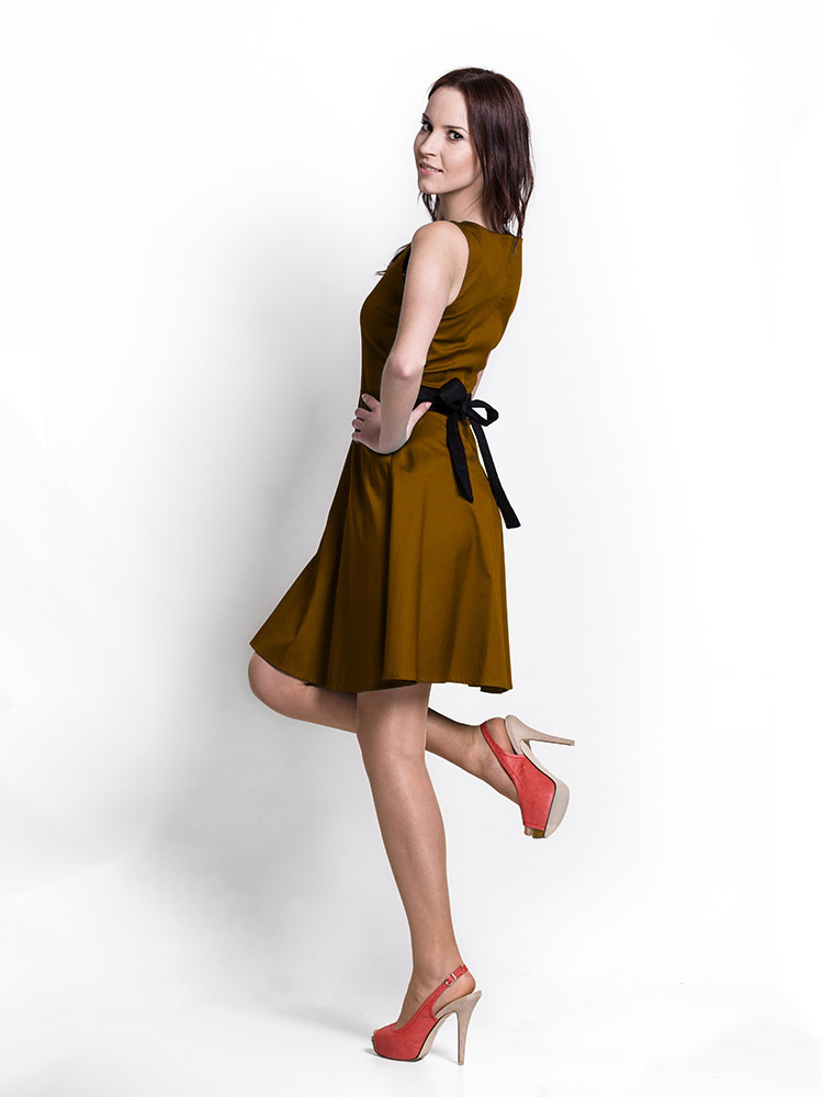 brown_dress